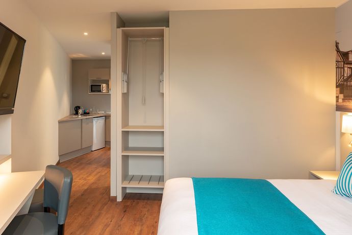 Imagen de la habitación del Hotel The Originals City, H&ocirc;tel Acadine, Pont-Audemer. Foto 14
