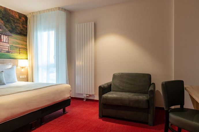 Imagen de la habitación del Hotel The Originals City, H&ocirc;tel Acadine, Pont-Audemer. Foto 16