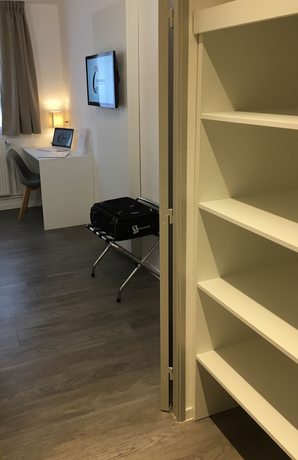 Imagen de la habitación del Hotel The Originals City, H&ocirc;tel Acropole, Bernay. Foto 14