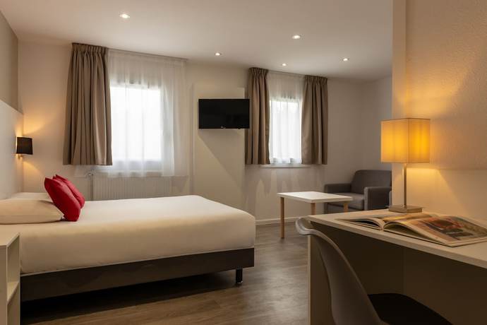 Imagen de la habitación del Hotel The Originals City, H&ocirc;tel Acropole, Bernay. Foto 17