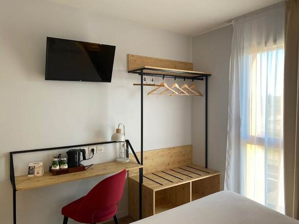 Imagen de la habitación del Hotel The Originals City, H&ocirc;tel Le Relais des Deux Mers, Marmande Sud. Foto 12