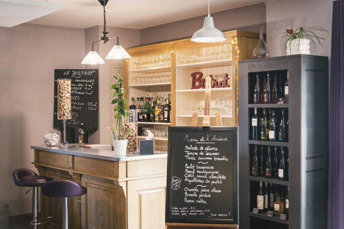 Imagen del bar/restaurante del Hotel The Originals City, La Saulaie, Saumur Ouest. Foto 5