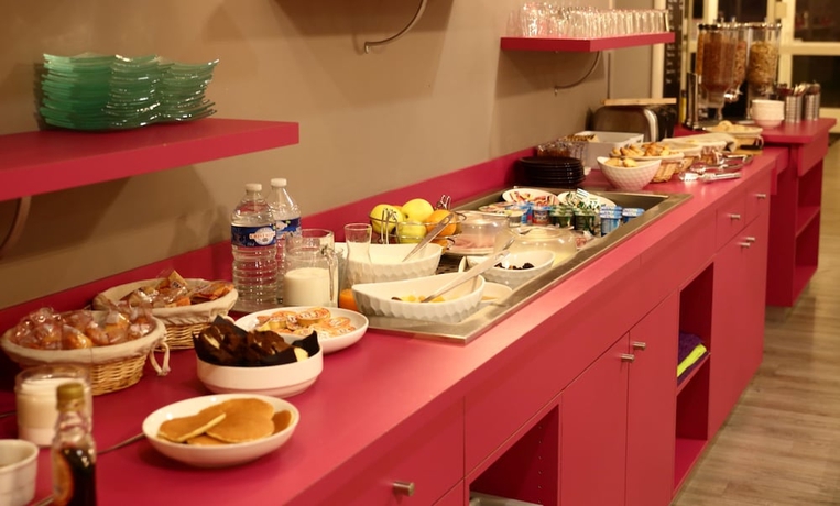 Imagen del bar/restaurante del Hotel The Originals City, La Terrasse, Tours Nord. Foto 3