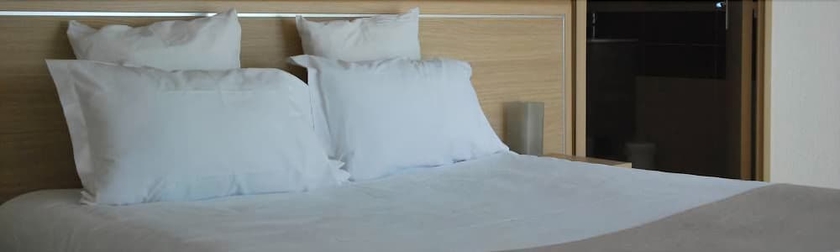 Imagen de la habitación del Hotel The Originals City, Le Barry. Foto 10