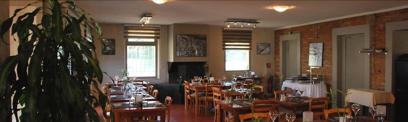 Imagen del bar/restaurante del Hotel The Originals City, Le Barry. Foto 5