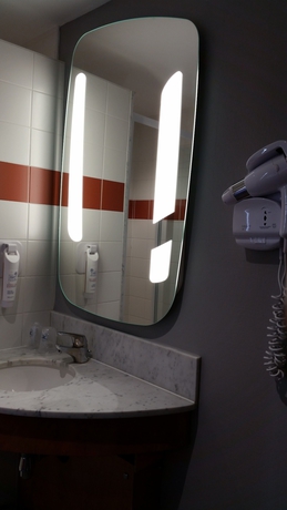 Imagen de la habitación del Hotel The Originals City, Le Berry, Bourges. Foto 2