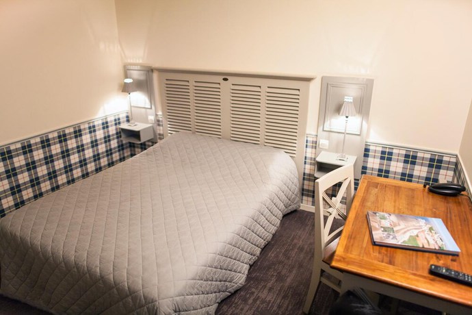Imagen de la habitación del Hotel The Originals City, Le Cottage H&ocirc;tel. Foto 8