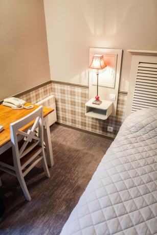 Imagen de la habitación del Hotel The Originals City, Le Cottage H&ocirc;tel. Foto 10