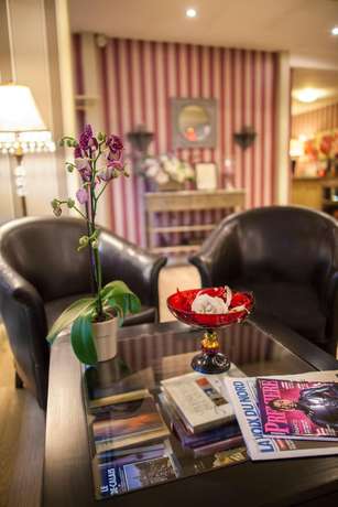 Imagen de los interiores del Hotel The Originals City, Le Cottage H&ocirc;tel. Foto 20