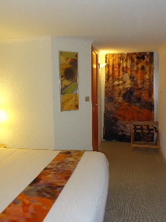 Imagen de la habitación del Hotel The Originals City, Le Gayant. Foto 8
