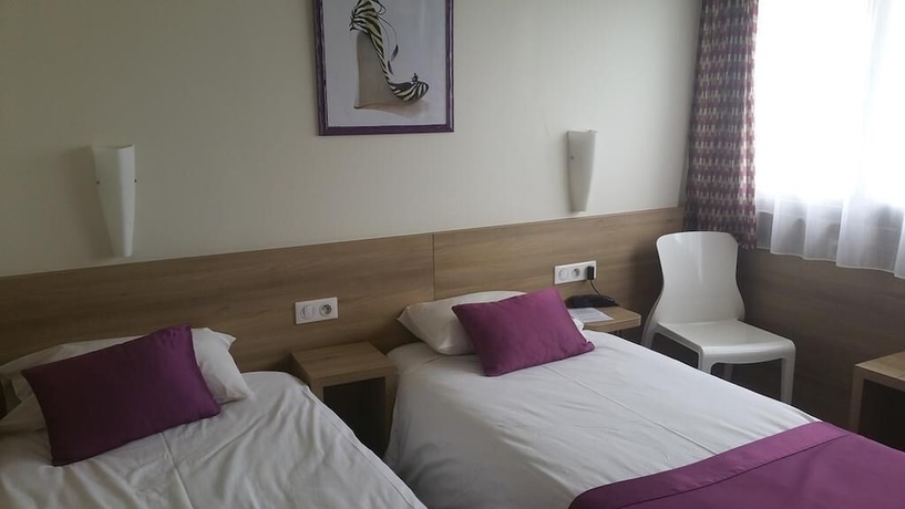 Imagen de la habitación del Hotel The Originals City, Le Logis D'elb&eacute;e. Foto 7