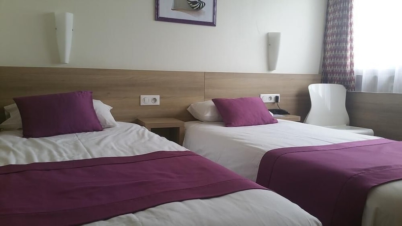 Imagen de la habitación del Hotel The Originals City, Le Logis D'elb&eacute;e. Foto 8