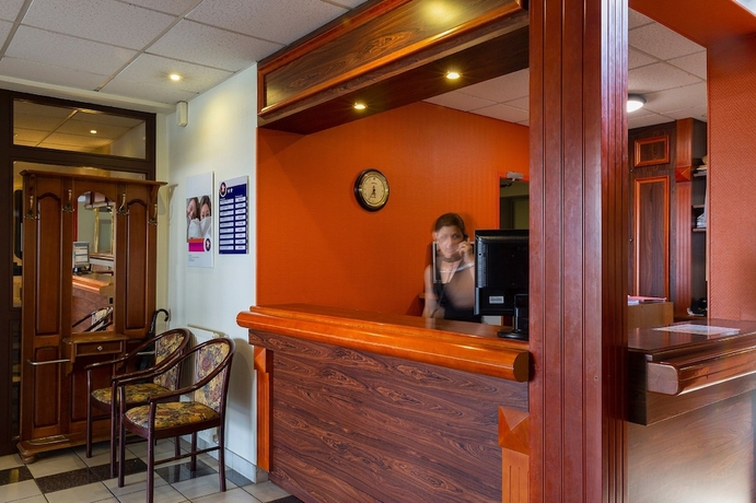 Imagen de los interiores del Hotel The Originals City, Le Logis D'elb&eacute;e. Foto 19