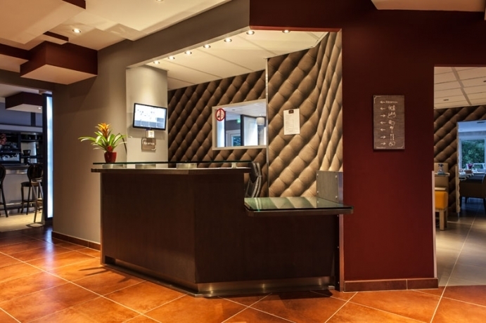 Imagen de los interiores del Hotel The Originals City, Le Mas De Grille. Foto 6