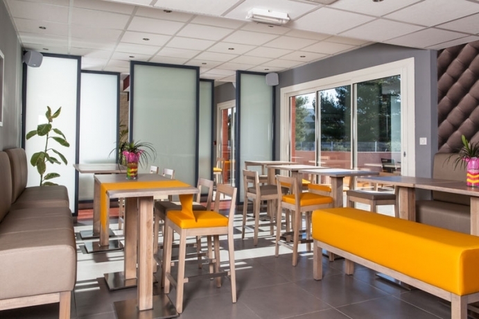 Imagen de los interiores del Hotel The Originals City, Le Mas De Grille. Foto 7