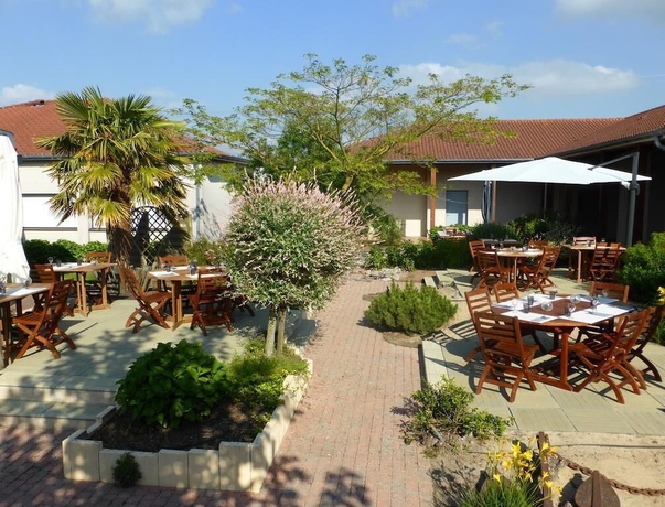 Imagen general del Hotel The Originals City, Le Patio, Cholet Nord. Foto 1