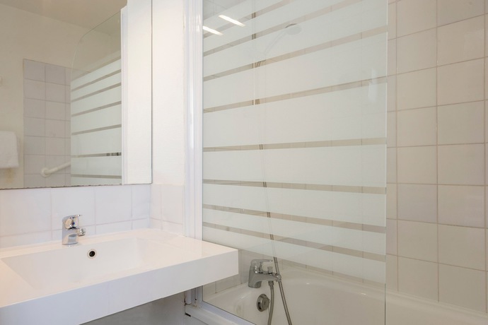 Imagen de la habitación del Hotel The Originals City, Le Puech. Foto 16