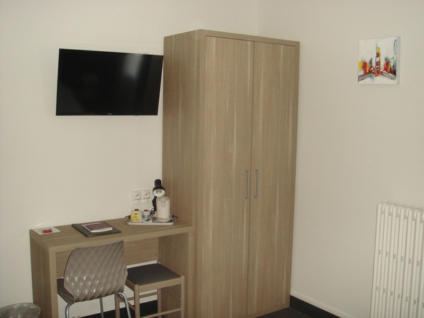 Imagen de la habitación del Hotel The Originals City, Le Savoy, Caen. Foto 8