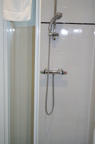 Imagen de la habitación del Hotel The Originals City, Le Savoy, Caen. Foto 17