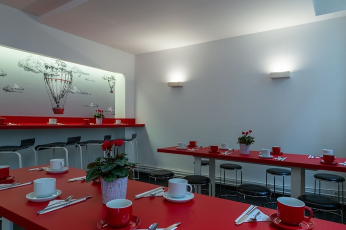 Imagen del bar/restaurante del Hotel The Originals City, Lecourbe, Paris Tour Eiffel (Inter-Hotel). Foto 2