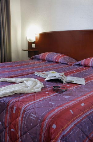 Imagen de la habitación del Hotel The Originals City, Les Bruyères, Dax Nord. Foto 2