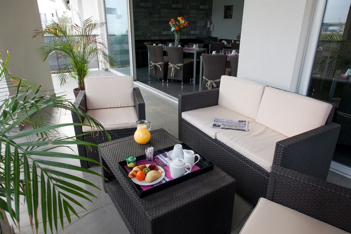 Imagen de los interiores del Hotel The Originals City, Les Dômes, Perpignan Sud. Foto 15