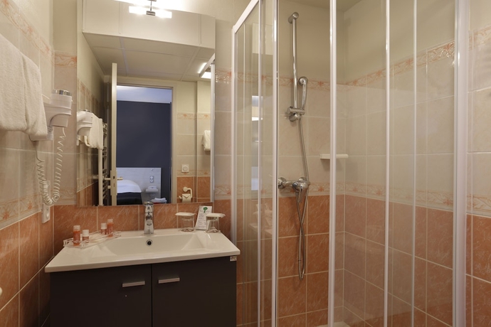 Imagen de la habitación del Hotel The Originals City, Les Thermes De L'avenue. Foto 7