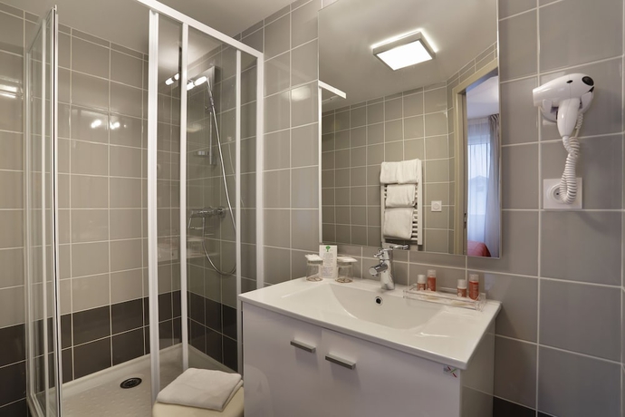 Imagen de la habitación del Hotel The Originals City, Les Thermes De L'avenue. Foto 12