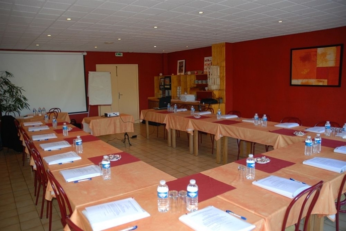 Imagen de los interiores del Hotel The Originals City, Mâcon Sud. Foto 9