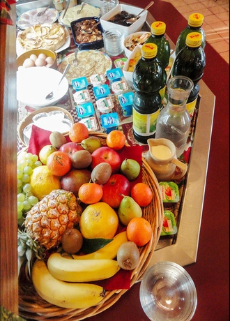 Imagen del bar/restaurante del Hotel The Originals City, Mâcon Sud. Foto 2