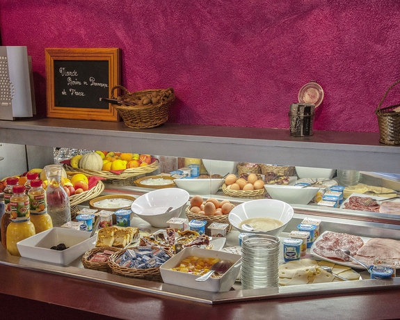 Imagen del bar/restaurante del Hotel The Originals City, Mâcon Sud. Foto 3