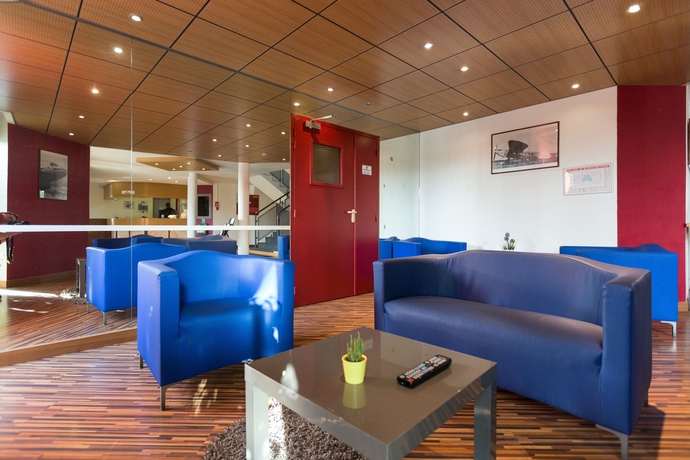 Imagen de los interiores del Hotel The Originals City Marseille A&eacute;roport. Foto 13