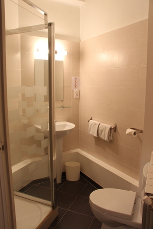 Imagen de la habitación del Hotel The Originals City, Mondial, Perpignan. Foto 5