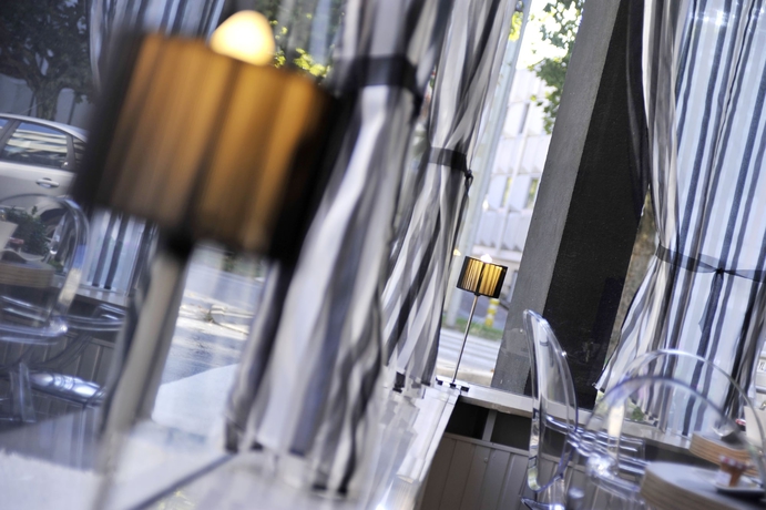 Imagen del bar/restaurante del Hotel The Originals City, Napol&eacute;on, La Roche-sur-yon. Foto 2