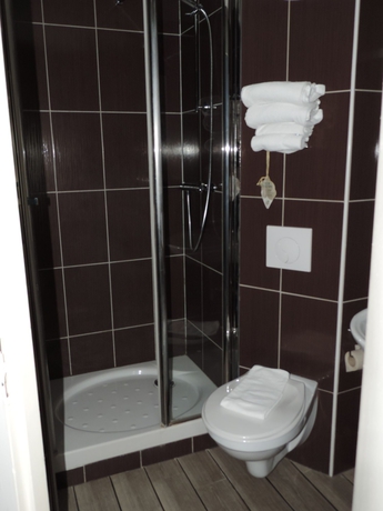 Imagen de la habitación del Hotel The Originals City, Orléans Nord. Foto 10