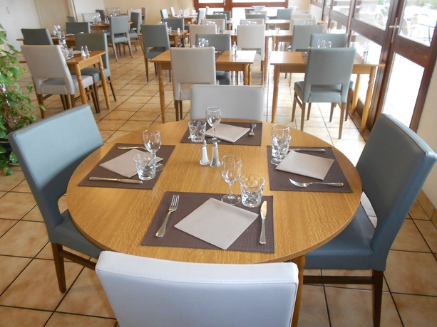 Imagen del bar/restaurante del Hotel The Originals City, Orléans Nord. Foto 7