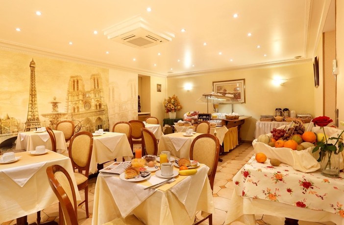 Imagen del bar/restaurante del Hotel The Originals City Paix Republique. Foto 3