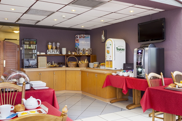 Imagen del bar/restaurante del Hotel The Originals City, Paray-le-monial. Foto 6