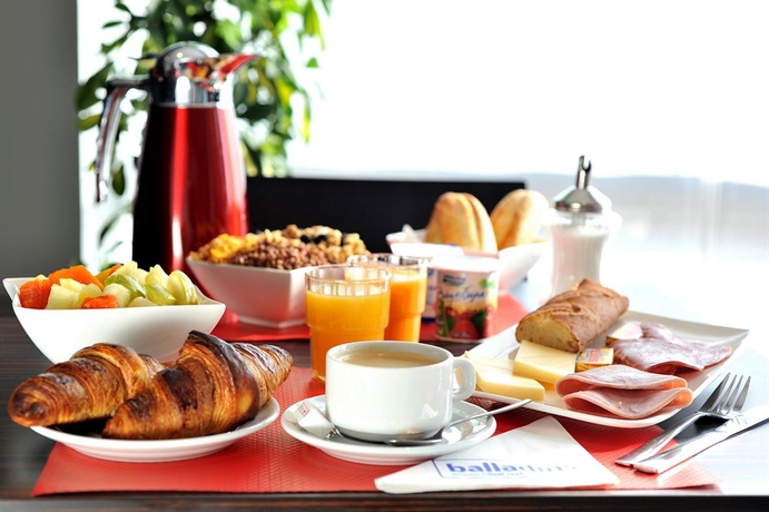 Imagen del bar/restaurante del Hotel The Originals City, Pont Rouge, Carcassonne. Foto 3