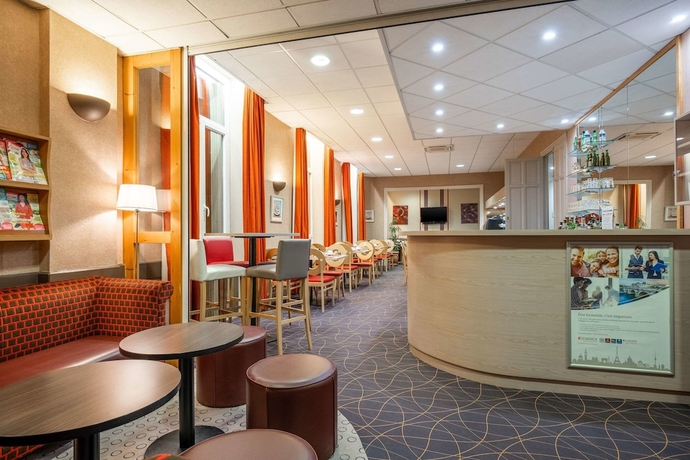 Imagen de los interiores del Hotel The Originals City, Régina, Périgueux. Foto 15