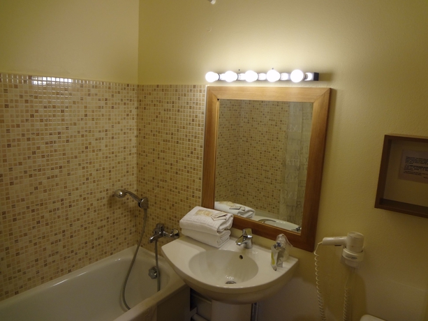 Imagen de la habitación del Hotel The Originals City, Solana, Niort Est. Foto 11