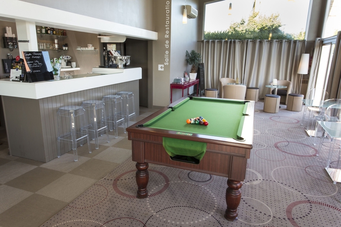 Imagen de los interiores del Hotel The Originals City, Solana, Niort Est. Foto 18