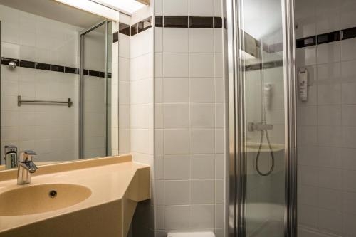 Imagen de la habitación del Hotel The Originals City, Tabl'hôtel, Amiens. Foto 10