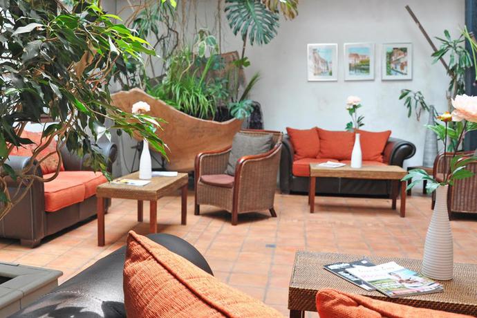 Imagen general del Hotel The Originals City, la Reine Jeanne, Orthez (inter-hotel). Foto 4