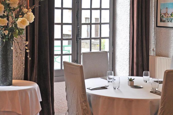 Imagen general del Hotel The Originals City, la Reine Jeanne, Orthez (inter-hotel). Foto 7