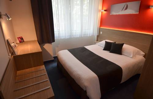 Imagen de la habitación del Hotel The Originals Les Oc&eacute;anes. Foto 8