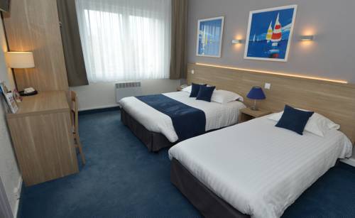 Imagen de la habitación del Hotel The Originals Les Oc&eacute;anes. Foto 10