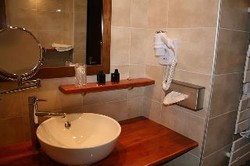 Imagen general del Hotel The Originals Relais, Auberge De La Petite Ferme. Foto 6