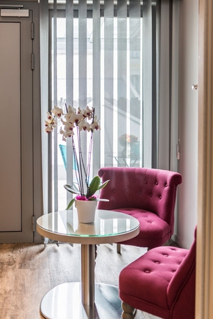 Imagen de la habitación del Hotel The Originals Relais, Grand De Courtoisville. Foto 6