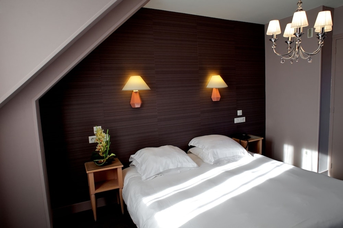 Imagen de la habitación del Hotel The Originals Relais, Grand De Courtoisville. Foto 10